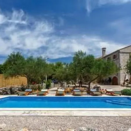 Casa de Férias Villatonka Auf Der Insel Krk- By Interhome Malinska