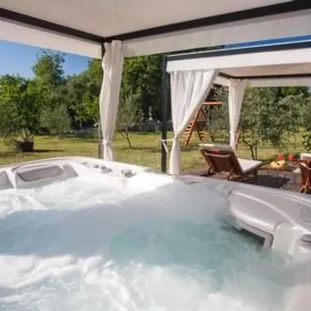 Сasa de vacaciones Villatonka Auf Der Insel Krk- By Interhome